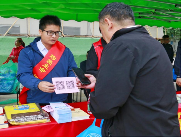 广州花都：国家宪法日 反邪宣传在“宪”场907.png